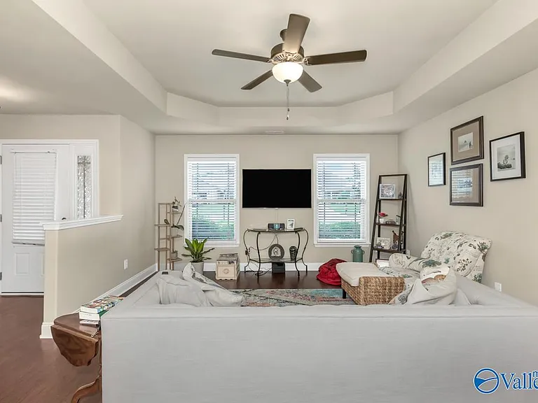 5015 Montauk Trl SE — Photo 5
