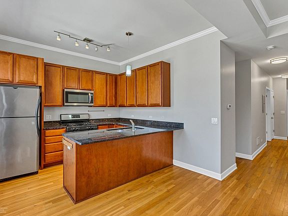 3rd image of 3031 W Armitage Ave #2