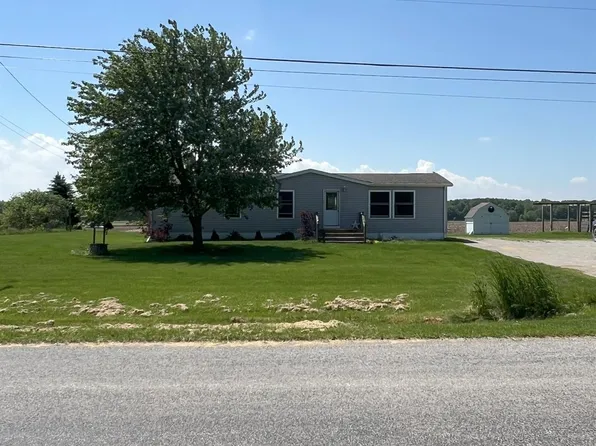 12075 Peet Rd, Chesaning, MI 48616