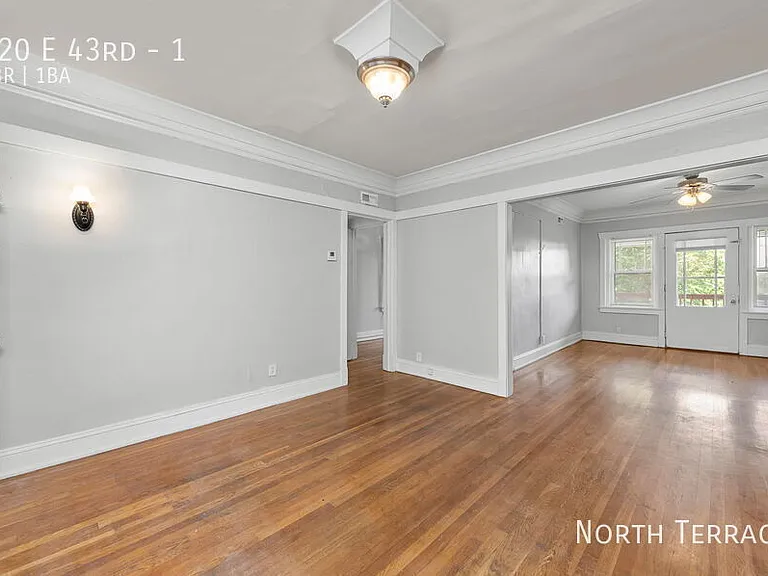 820 E 43rd St #1 — Photo 9