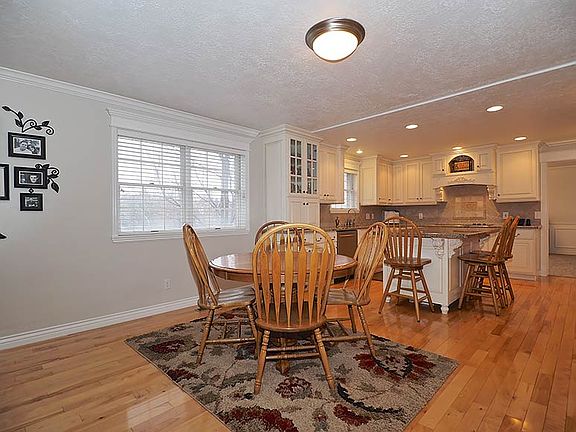 Dining/Kitchen