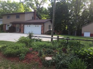 3231 Harvey Lake Rd, Highland, MI 48356