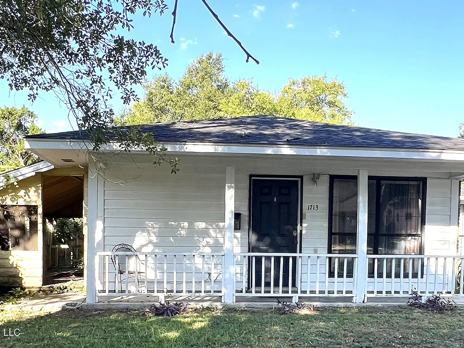 2 bed, 1.0 bath, 850 sqft, $975 — Photo 1