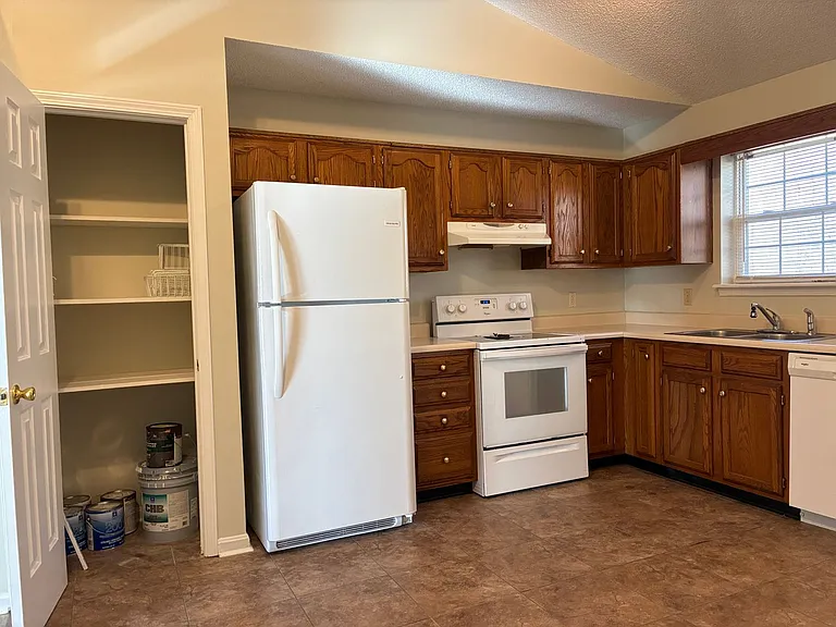 1331 Amandajo Dr — Photo 29