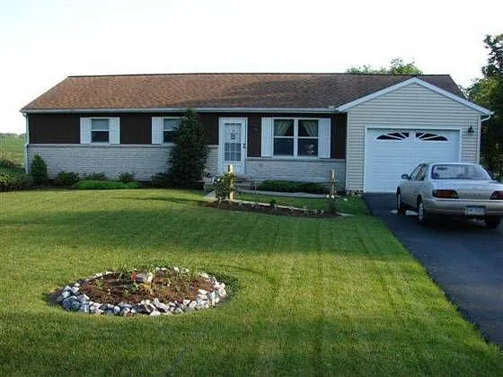 2270 W Main St photo 1
