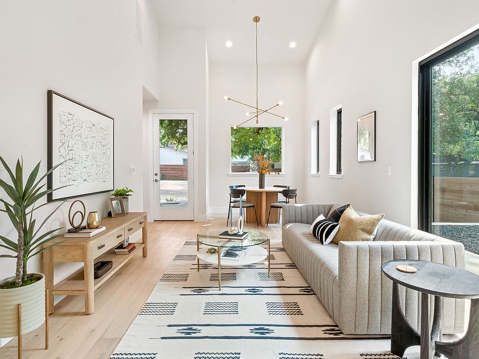 1st image of 2404 La Casa Dr