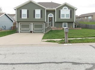 8615 NE 112th Ter, Kansas City, MO 64157