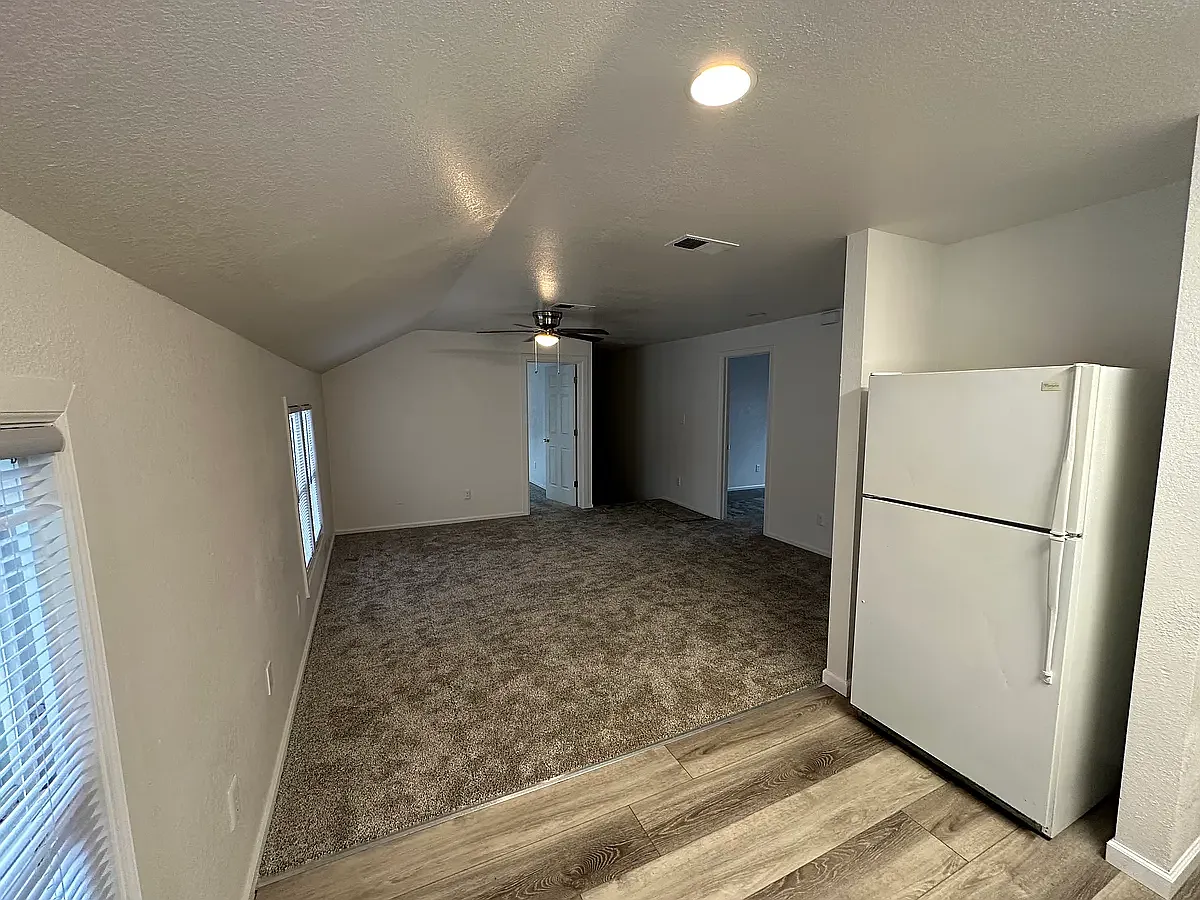 3 bed, 1530 sqft, $1,400 — Photo 2