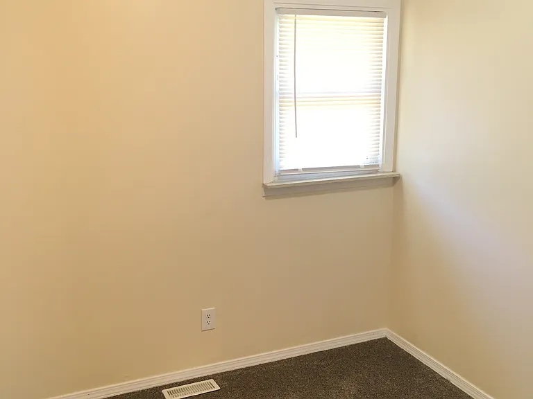 3159 Brown St — Photo 4