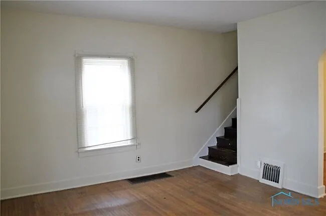 343 N Grove St — Photo 16