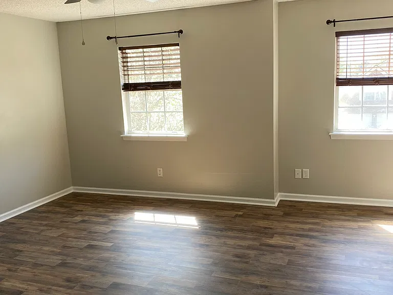 386 Arlington Dr — Photo 11