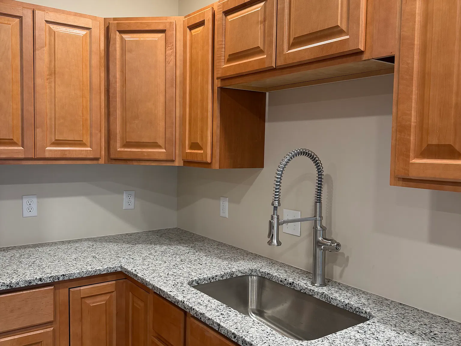 1 bed, 900 sqft, $1,950 — Photo 4