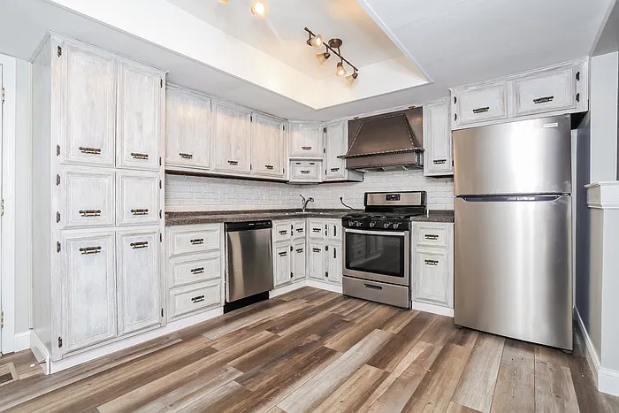 3 bed, 2.0 bath, 1614 sqft, $2,245 — Photo 3