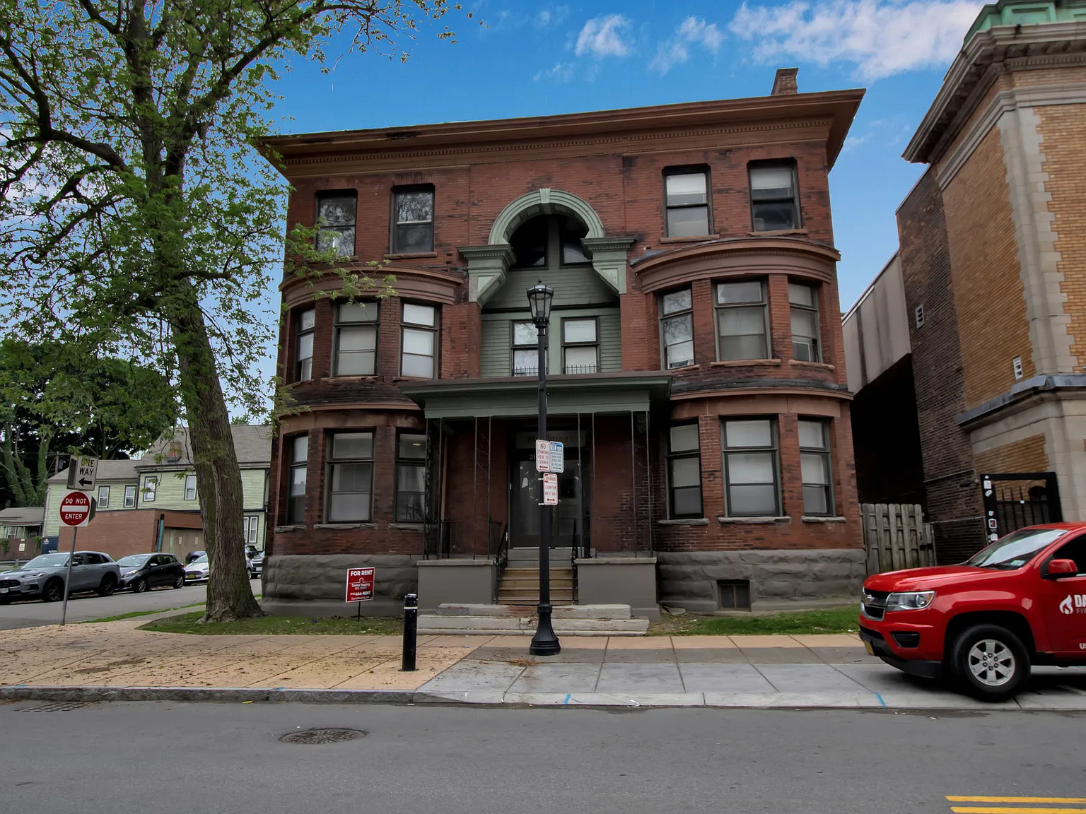 215 Allen Street - 1 — Photo 2