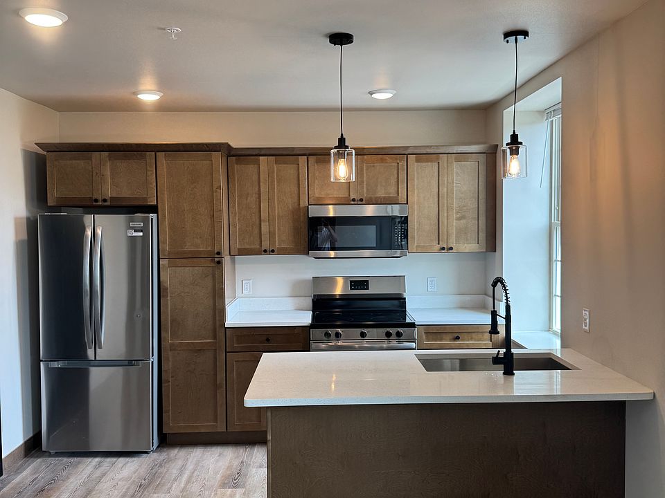 1st image of 600 W Hickory St #13