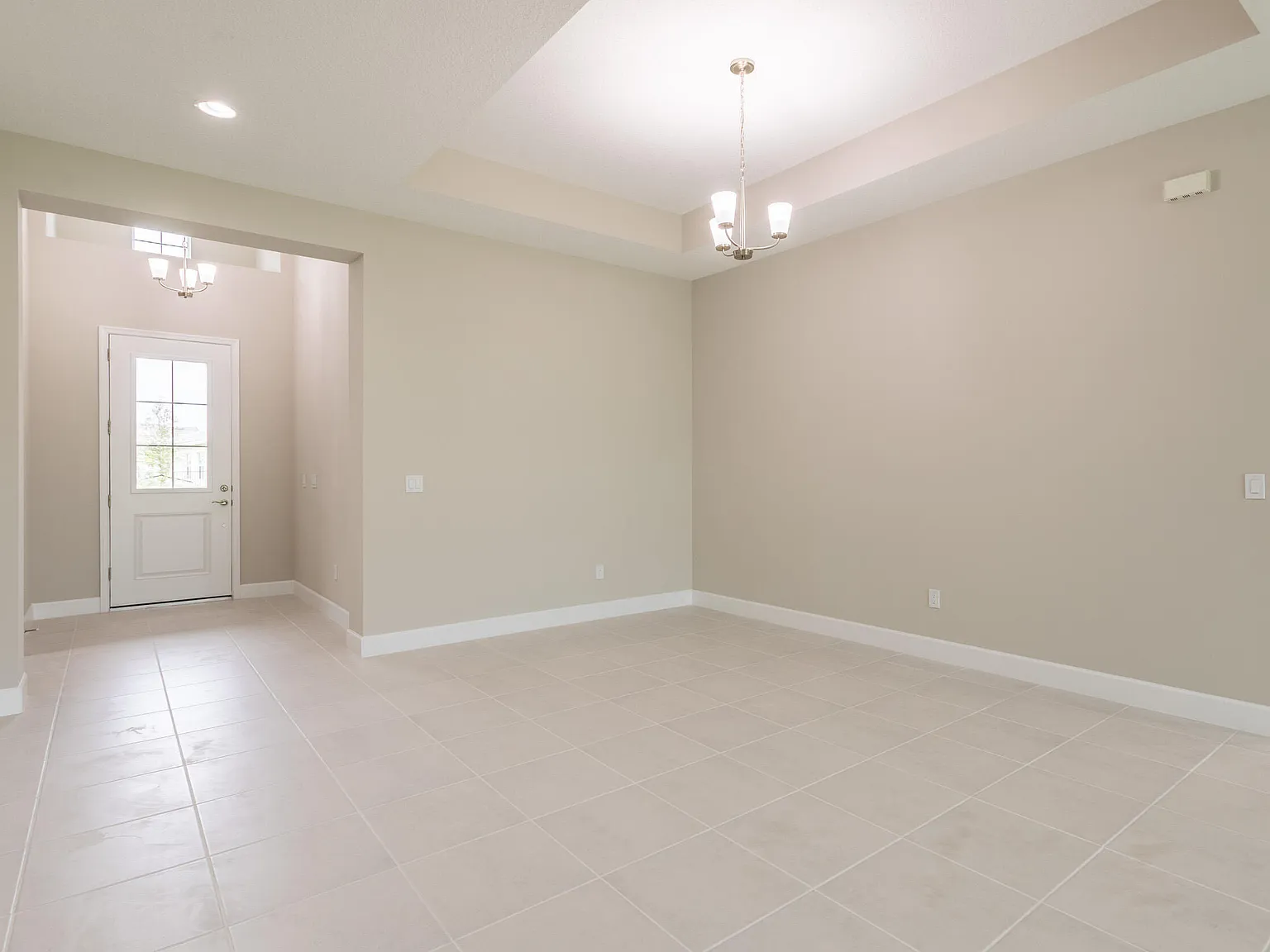 3 bed, 2.0 bath, 1921 sqft, $3,500 — Photo 3