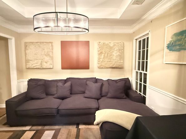 82 Shoreline Way