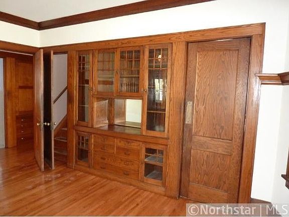 4th image of 1674 Stanford Ave