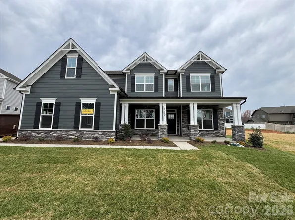 1320 Knob Creek Dr, Gastonia, NC 28054