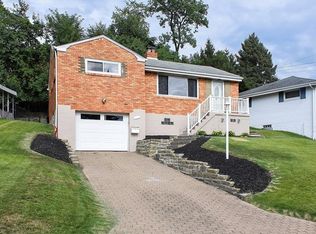 2063 Arnold Acres Dr, Pittsburgh, PA 15205