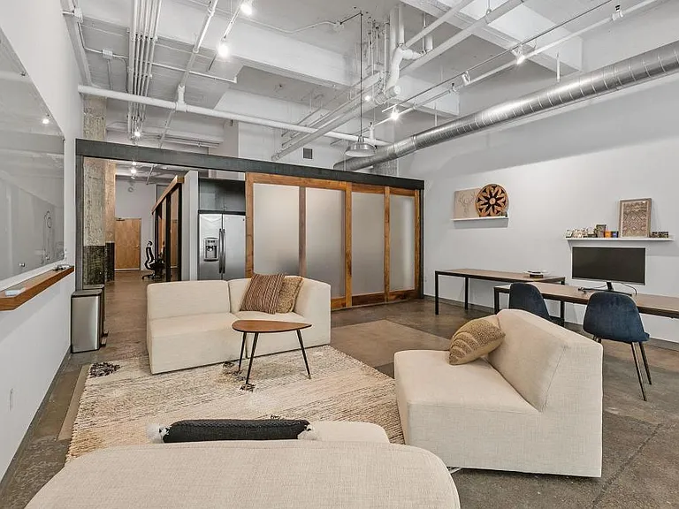 700 Washington Ave N #212 — Photo 2