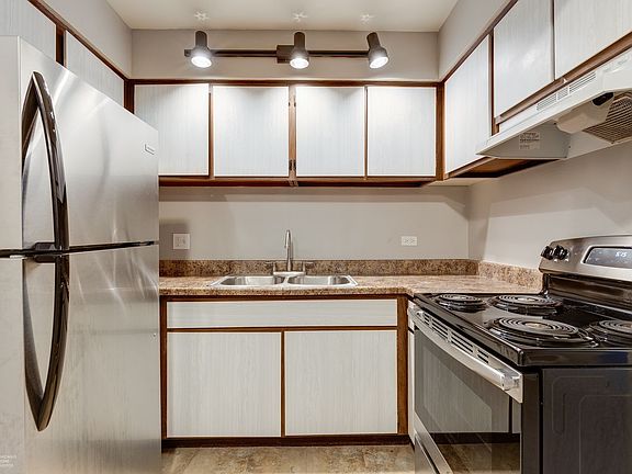 5th image of 229 Marengo Ave #319