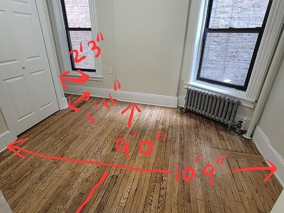 3rd image of 329 W 35th St APT 4R