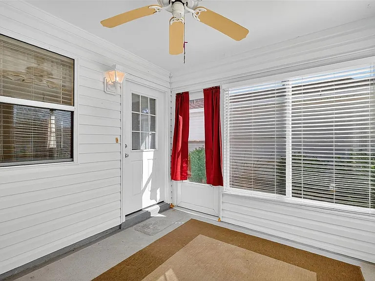 2475 Laurel Bay Ln — Photo 4