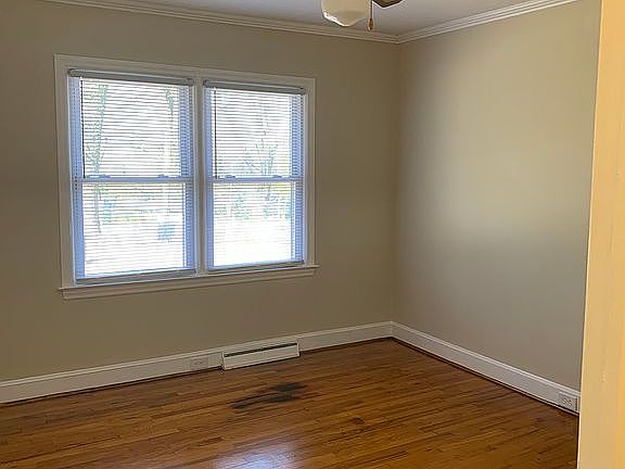 5th image of 102 Greenwood Ave