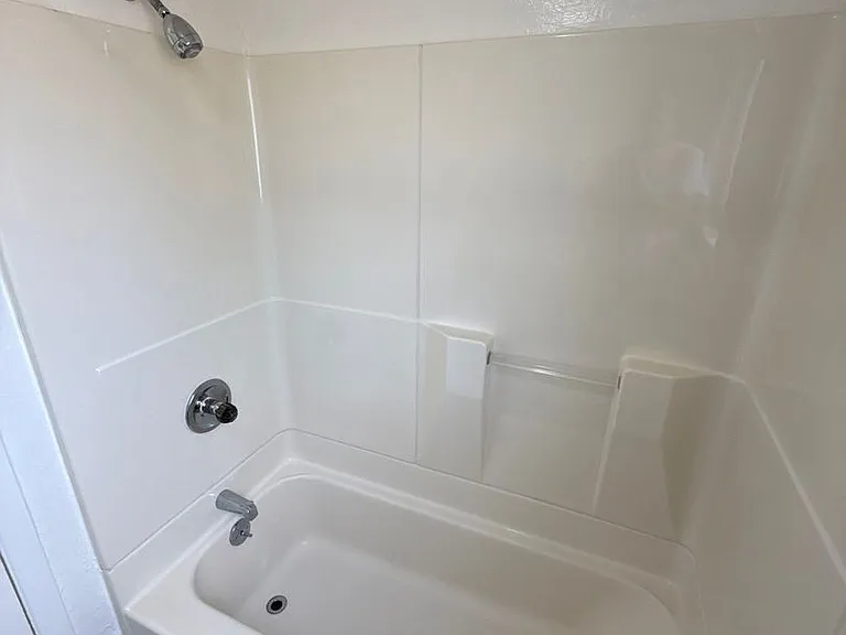 280 SE Orchard Ave #1 — Photo 16