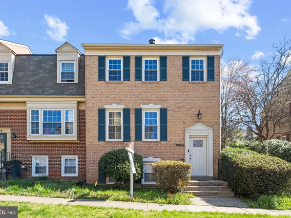 4695 Forestdale Dr, Fairfax, VA 22032