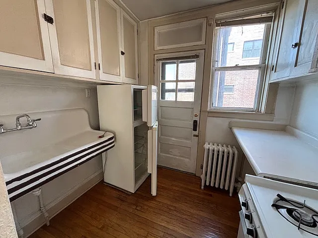 3352 N Claremont Ave #2 — Photo 4
