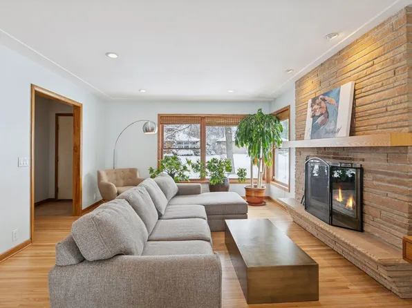 3529 Zenith Ave N, Robbinsdale, MN 55422