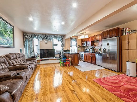 4th image of 83-20 141st St APT 6E