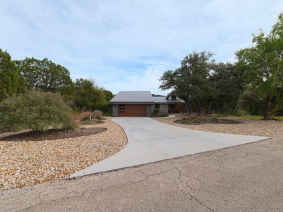 2nd image of 10827 Crestview Dr
