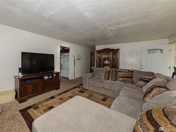4th image of 4404 130th Pl NE