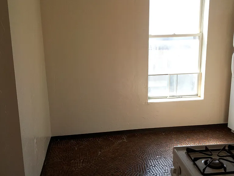 1046 Wilson Pl #2 — Photo 3
