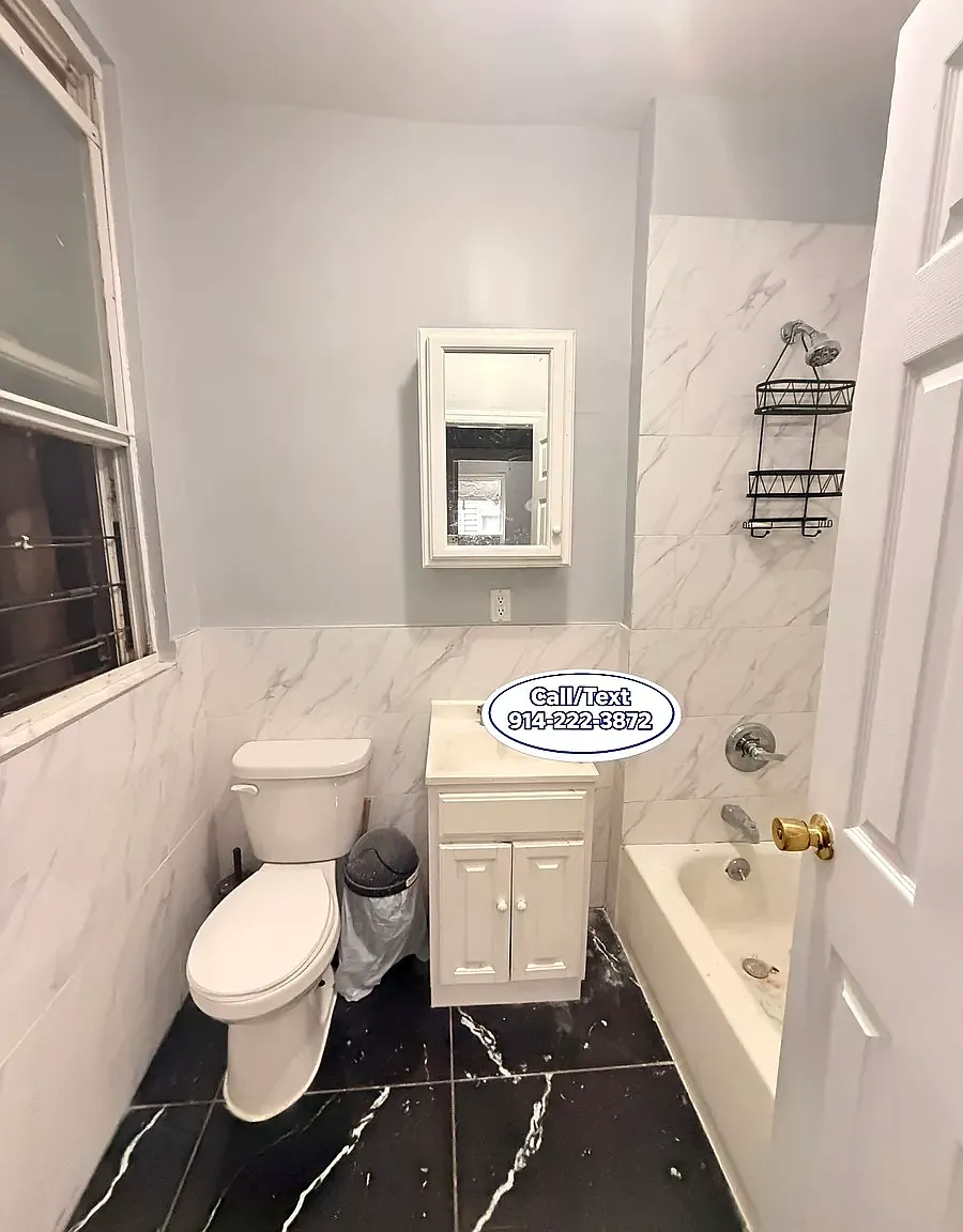 4 bed, $3,000 — Photo 1