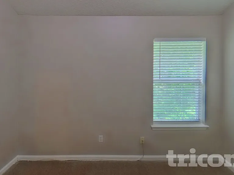 4430 Reserve Hill Xing — Photo 10