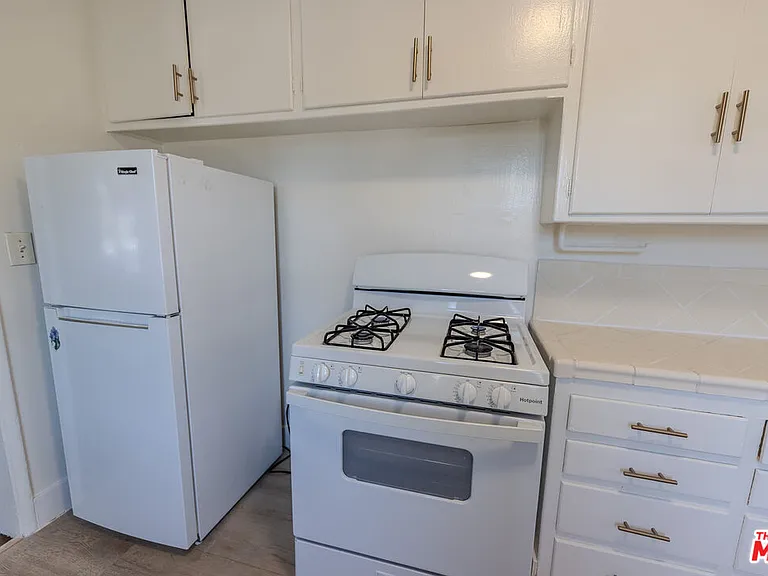 233 E Alameda Ave #A — Photo 9
