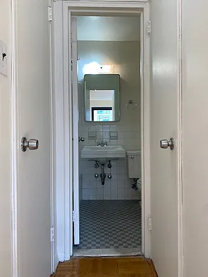 Rented by David Francis New York LLC | media 19