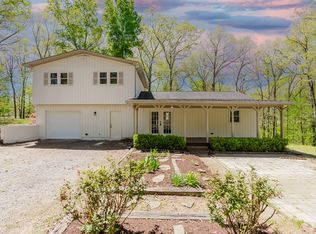 1075 Claylick Rd, White Bluff, TN 37187