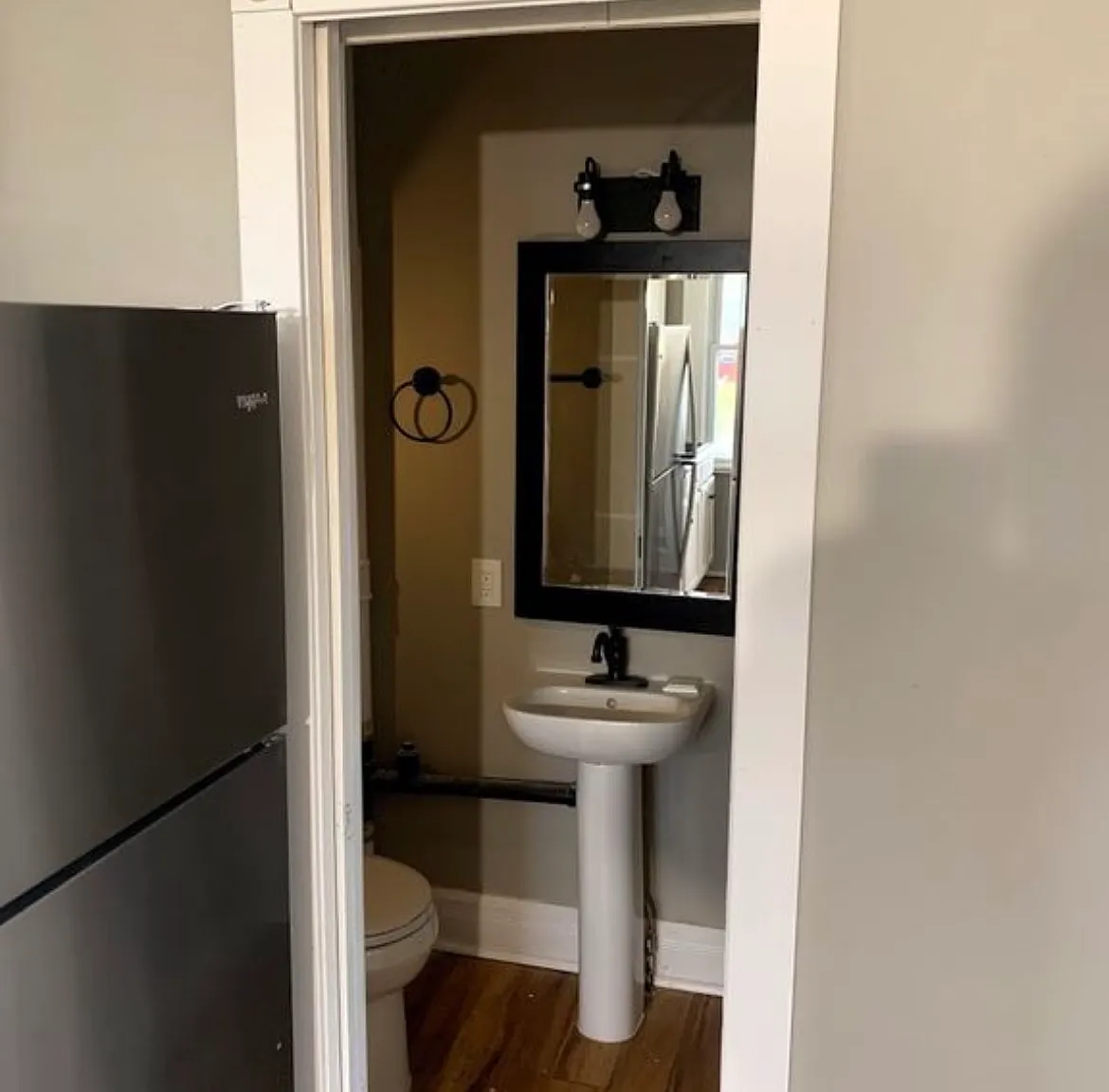 Studio, 400 sqft, $825 — Photo 4