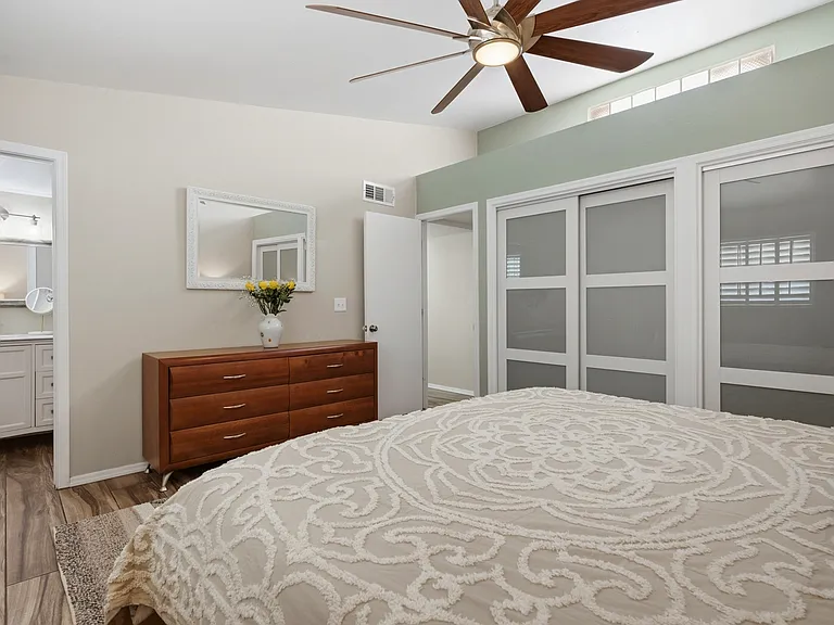 2626 E Hedrick Dr — Photo 20