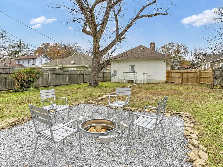 1855 Oliver Ave — Photo 36