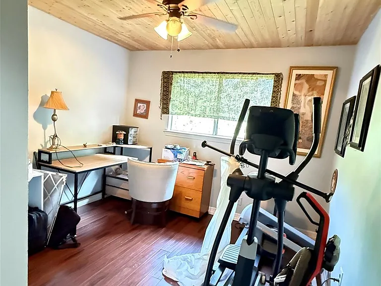 354 S Amherst Dr — Photo 12