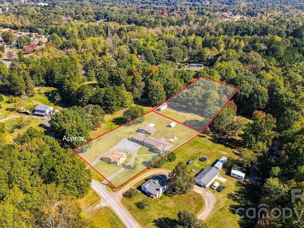 1430 25th St NE, Hickory, NC 28601