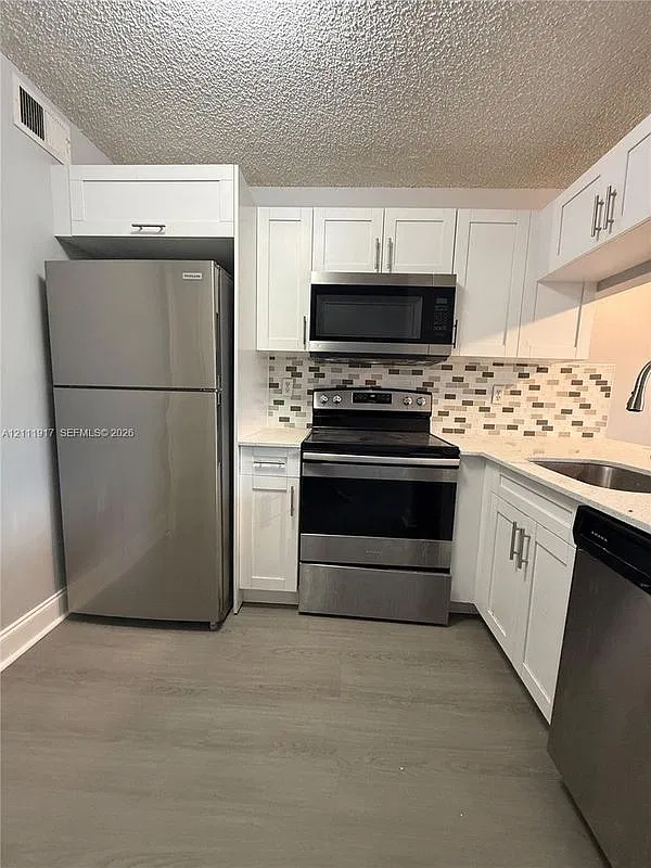 1 bed, 1.0 bath, 750 sqft, $1,700 — Photo 2
