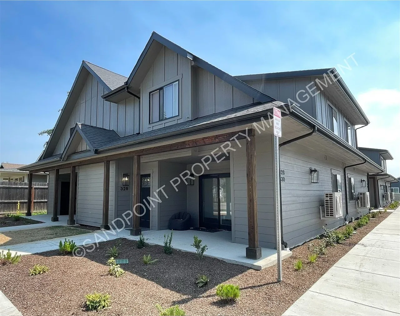 2 bed, 1.5 bath, 938 sqft, $1,795 — Photo 3
