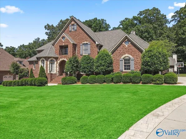 343 Saint Andrews Ln, Albertville, AL 35951